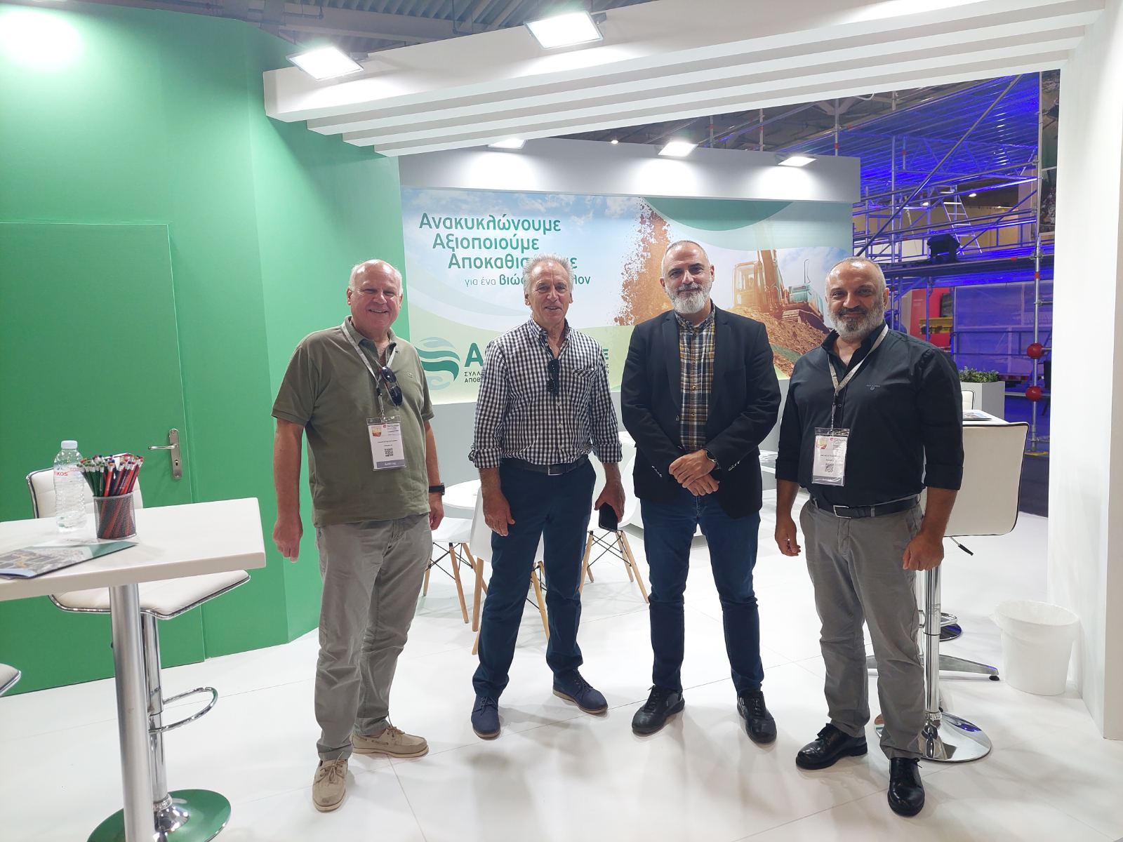 Ο Γενικός Διευθυντής του Ελληνικού Οργανισμού Ανακύκλωσης (ΕΟΑΝ) κ. Θ. Ψυρρής και στελέχη της ΑΝΑΕΚΚ